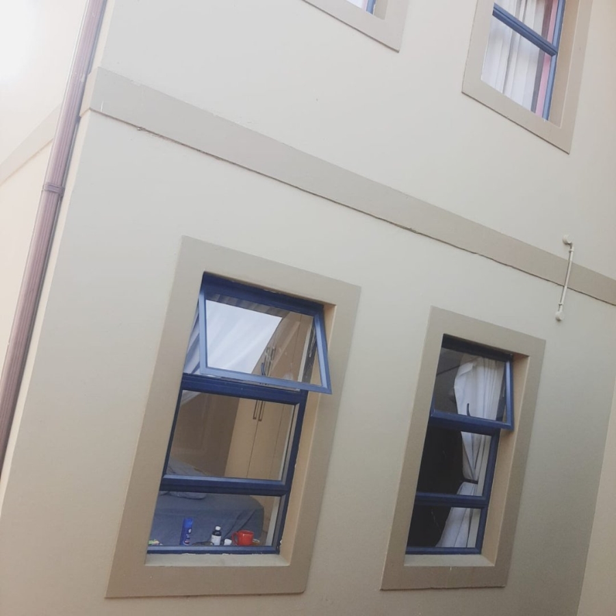 7 Bedroom Property for Sale in Amalinda Eastern Cape